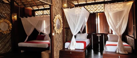 Cabana família | Cofres nos quartos, individualmente decorados, escrivaninha