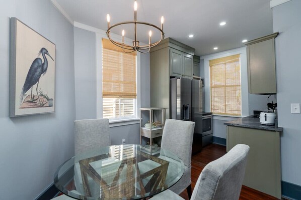 Dining - Oasis in the Center of Downtown Charleston (Charleston)