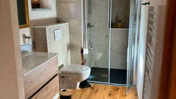 Double Room, Pool View | Bathroom