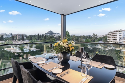 The Athenaeum Luxury Hotel