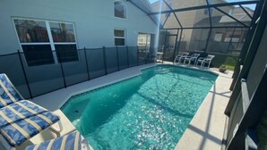 Unclassified image, 5 of 17, button - Updated 3 Bedroom Golf-Front Villa - Close to Disney, Universal & SeaWorld (Haines City)