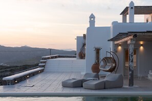 Luxury Villa | 6 bedrooms, Egyptian cotton sheets, premium bedding, memory foam beds - Mykonian Icon Villa (Mykonos)