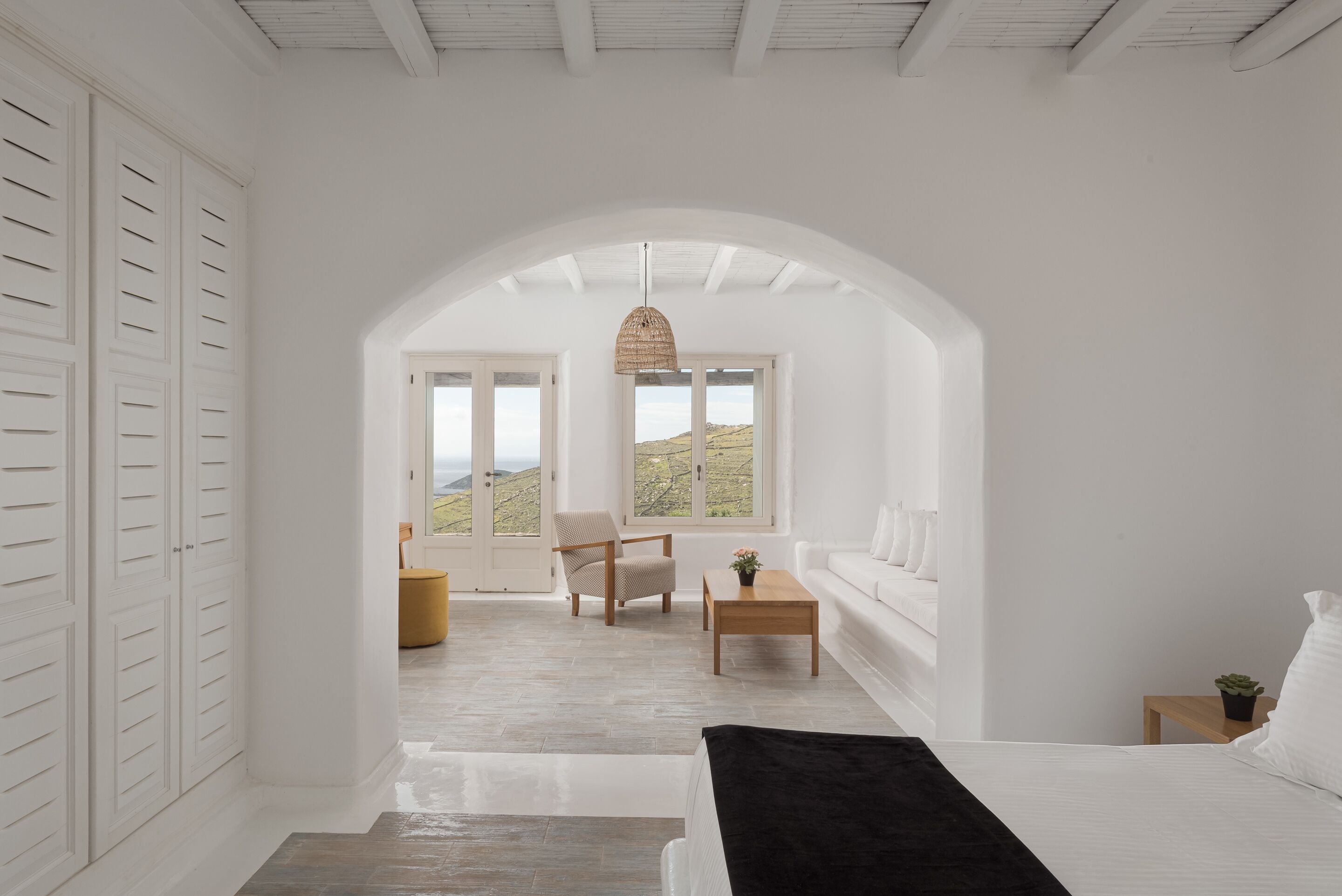 6 bedrooms, Egyptian cotton sheets, premium bedding, memory foam beds