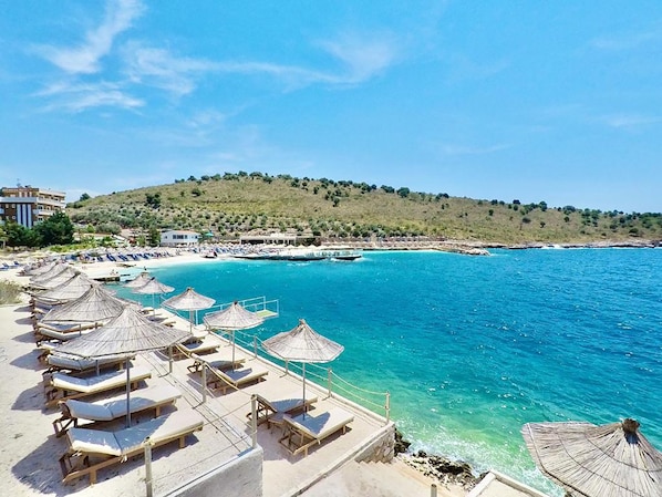 Privatstrand, weißer Sandstrand