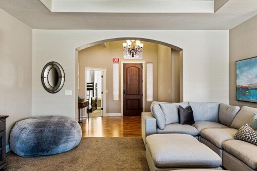 House w/private pool & free access to Sand Hollow