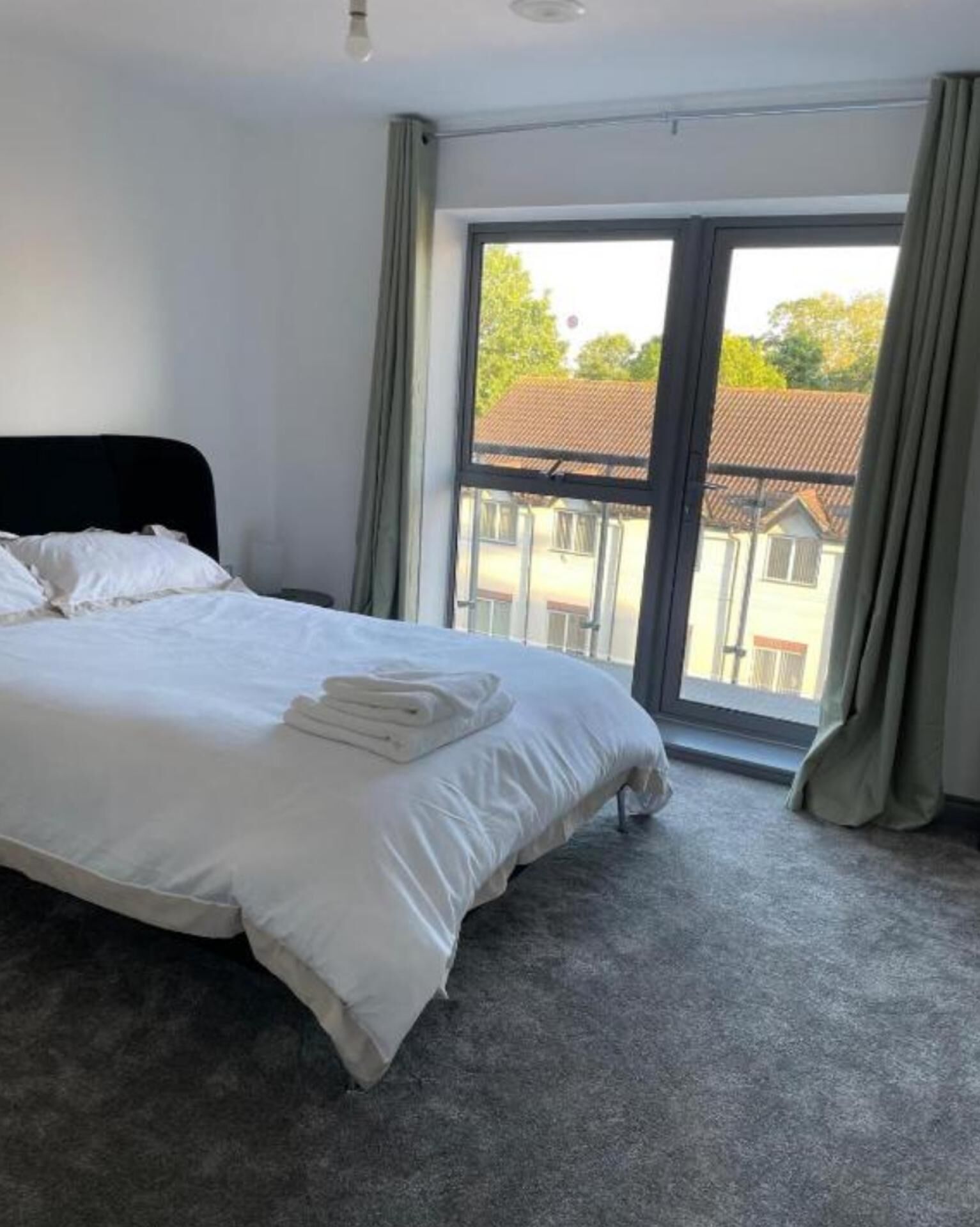 3 bedrooms, in-room safe, desk, soundproofing