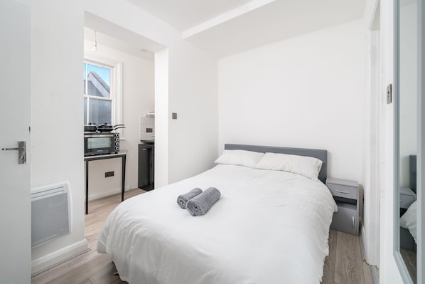 1 bedroom, iron/ironing board, WiFi, bed sheets