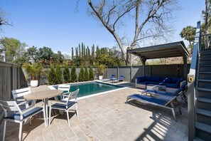 A heated pool - Private HEATED Pool Oasis 4 Bedroom Suite (Charleston)