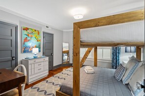 4 bedrooms, desk, iron/ironing board, free WiFi