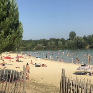 Beach nearby, beach towels - 16th Century Merchant's House
Ste Foy La Grande
Nr Bergerac ✈️
Sleeps 4
NEW!! (Sainte-Foy-la-Grande)