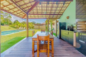 Chalet | Restaurante al aire libre