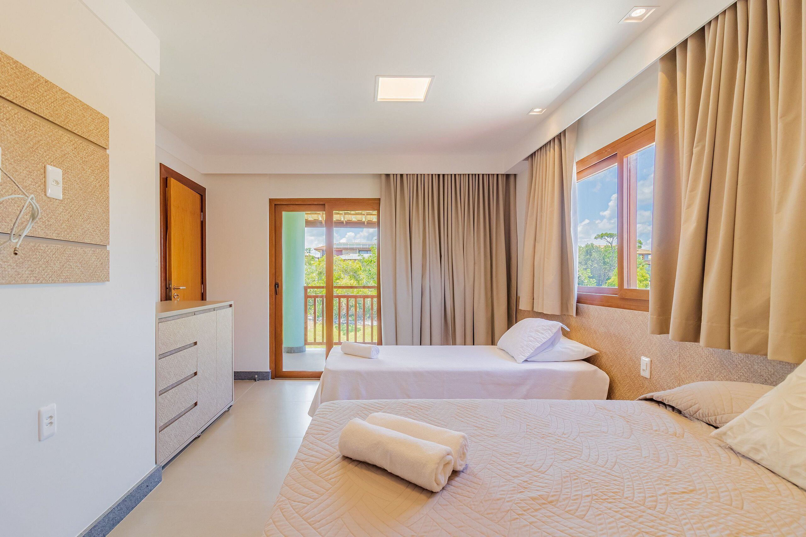 Chalet | 4 bedrooms, blackout drapes, iron/ironing board, free WiFi