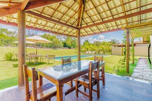 Chalet | Restaurante al aire libre