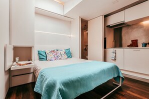 1 habitación, tabla de planchar con plancha, wifi gratis y ropa de cama 