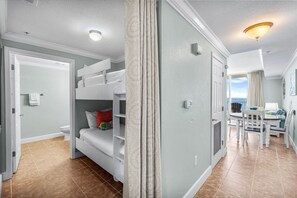 2 slaapkamers, een strijkplank/strijkijzer, gratis wifi, beddengoed