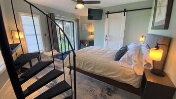 2 bedrooms, desk, free WiFi, bed sheets