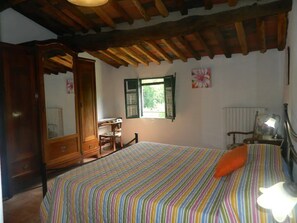 2 slaapkamers, een strijkplank/strijkijzer, wifi, beddengoed