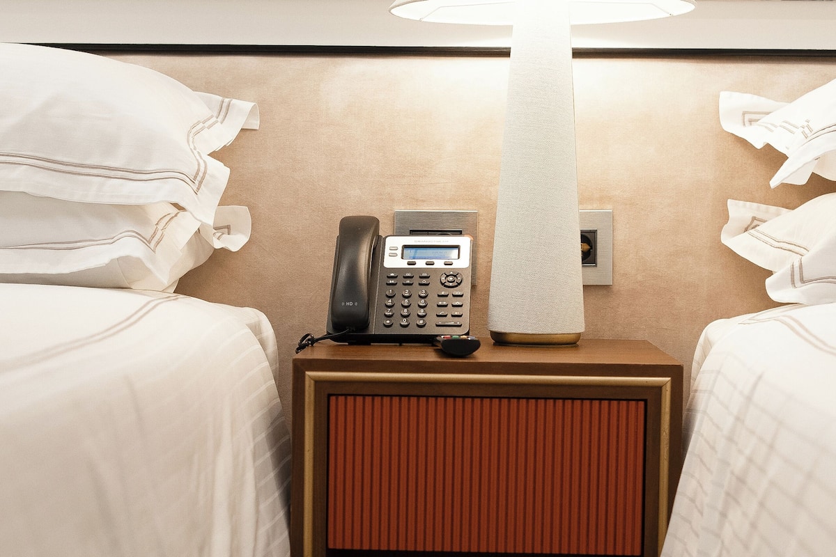 Deluxe-værelse med 2 enkeltsenge | Premium-sengetøj, minibar, skrivebord, lydisolering