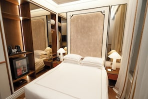 Classic-Doppelzimmer | Hochwertige Bettwaren, Minibar, Schreibtisch, schallisolierte Zimmer