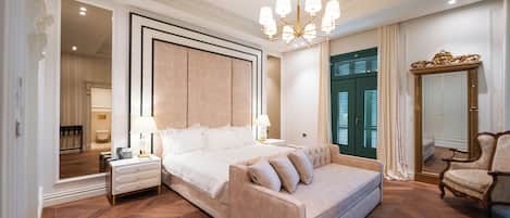 Suite estudio clásica | Ropa de cama de alta calidad, minibar, escritorio y insonorización
