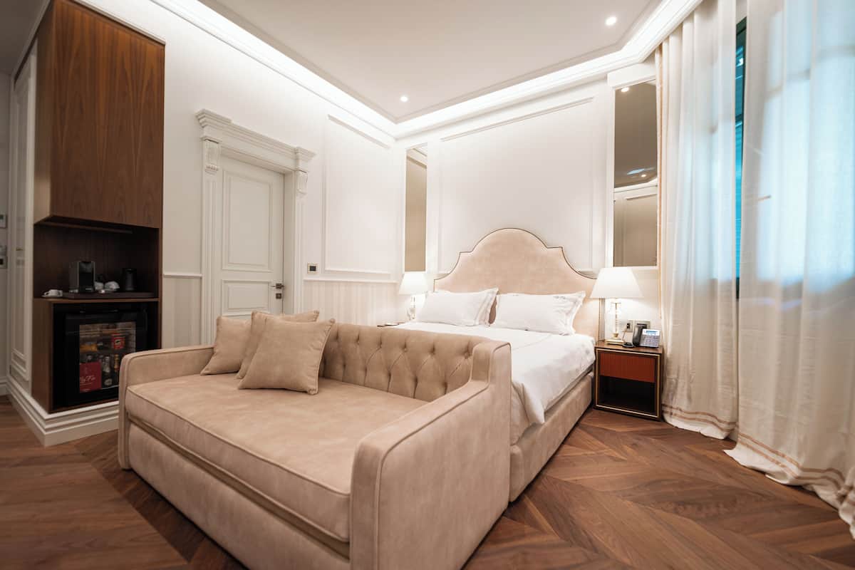 Phòng đôi Superior | Bộ đồ giường cao cấp, minibar, bàn, phòng cách âm 