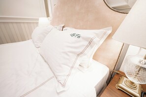 Habitación doble Deluxe | Ropa de cama de alta calidad, minibar, escritorio y insonorización 