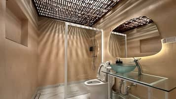 Suite Junior | Salle de bain | Articles de toilette gratuits, serviettes fournies, savon