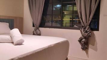Executive Suite, City View | Egyptian cotton sheets, premium bedding, down duvets, in-room safe