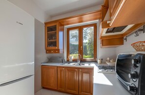 Frigorifero, microonde, forno, lavastoviglie