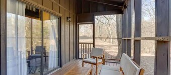 Woodland Retreat! Less than 10 minutes from Downtown Siloam Springs