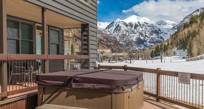 Ski Dream: In town w/ hot tub