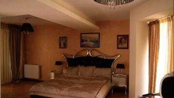 5 bedrooms, iron/ironing board