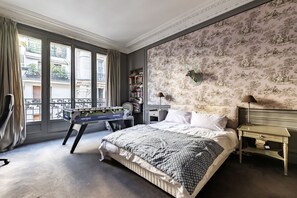 3 chambres, fer et planche à repasser, Wi-Fi, draps fournis