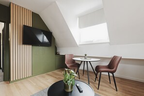 Apartment | Dining