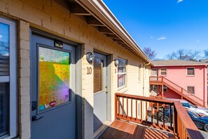 Exterior - Cozy 2 Bedroom Condo Downtown Atlanta 5 mins from Mercedes Benz & State Farm (Atlanta)