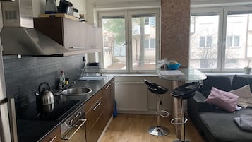 Fridge, microwave, oven, stovetop