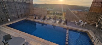 New Villa - Large Private Swimming Pool - 6 Bedrooms, full mountain view.