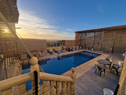 New Villa - Large Private Swimming Pool - 6 Bedrooms, full mountain view.