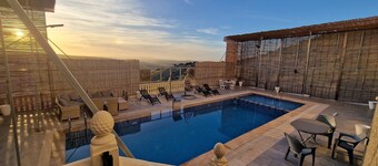 New Villa - Large Private Swimming Pool - 6 Bedrooms, full mountain view.