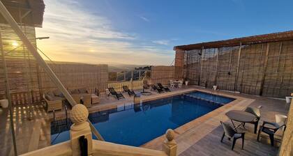 New Villa - Large Private Swimming Pool - 6 Bedrooms, full mountain view.