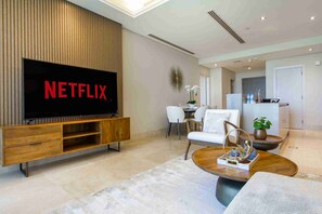 TV - Bespoke Holiday Homes - Palm Jumeirah- 2 Bedroom Sea View with Pool & Beach Acce (The Palm Jumeirah)