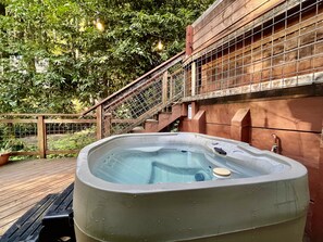 Bañera de hidromasaje al aire libre