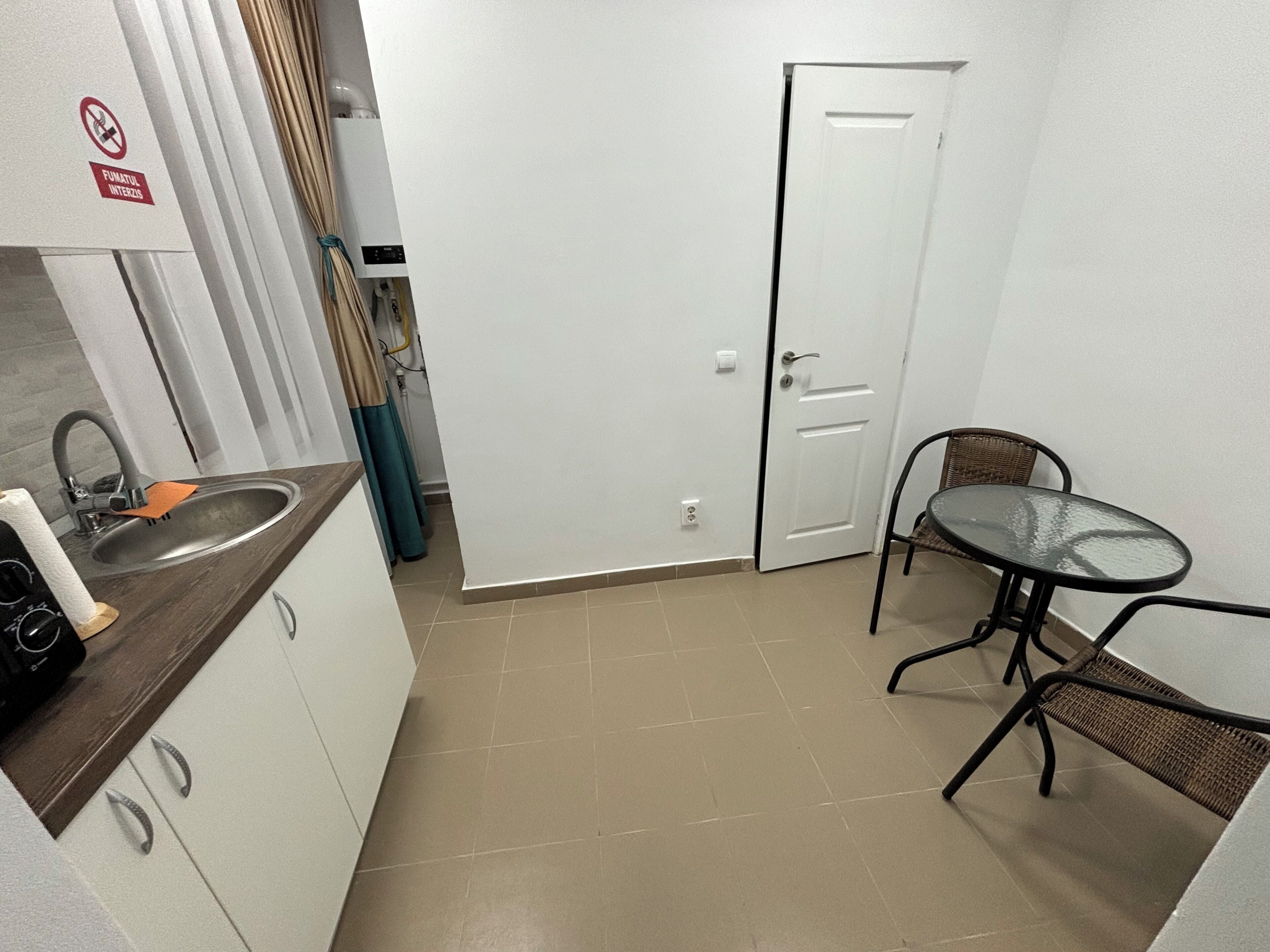 Basic Apartment | Free WiFi, bed sheets