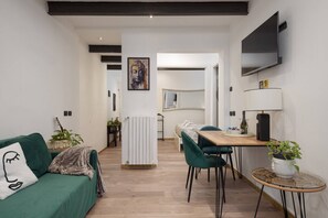 1 camera, ferro/asse da stiro, culla da viaggio, accesso a Internet