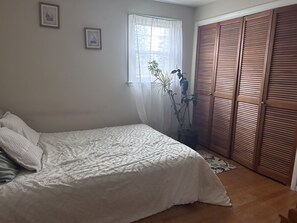 4 bedrooms, WiFi, bed sheets