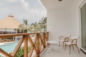 Habitación Deluxe, vista al océano | 1 habitación, sábanas de algodón egipcio y ropa de cama de alta calidad 