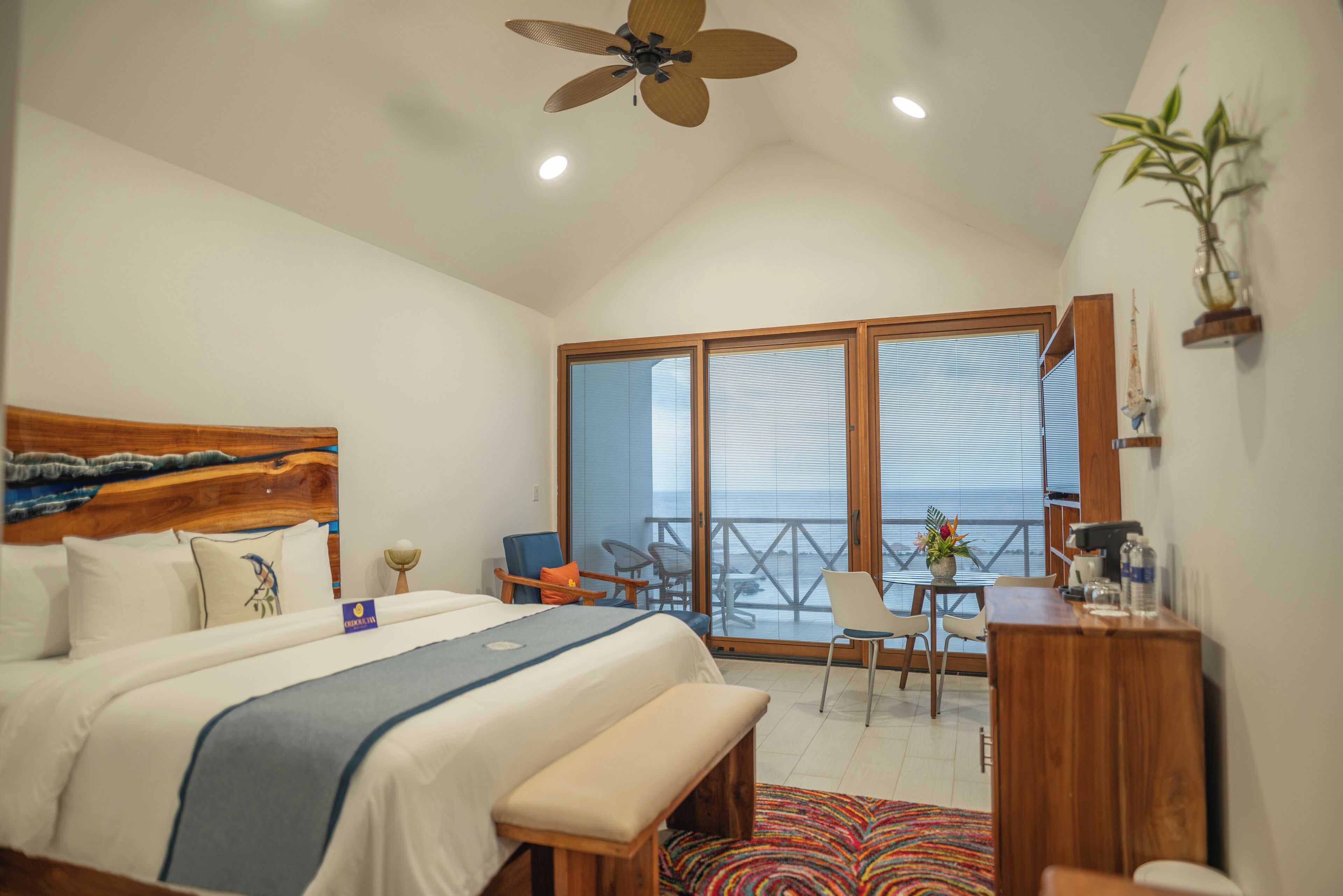 Quarto premium, vista para o oceano | 1 quarto, roupas de cama de algodão egípcio, roupas de cama premium