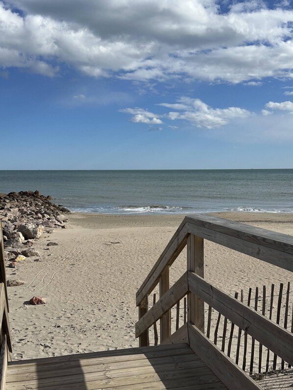 On the beach - 10 Mètres De La Plage Avec Piscine Et Jardin (Frontignan)