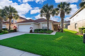 Exterior - ⭐NEW LISTING | 4 Bed Villa | Gated Resort of Solana | Pool | Minutes to Disney⭐ (Davenport)