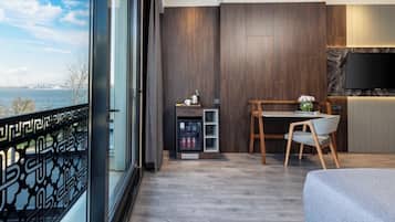 Deluxe Family Room Lake View | Udsigt fra værelset